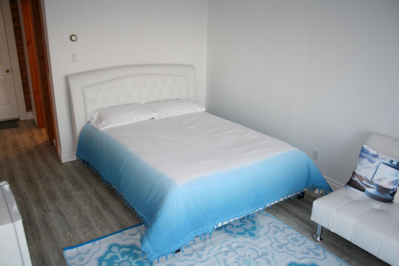Tamarac Island Motel Stokes Bay Экстерьер фото