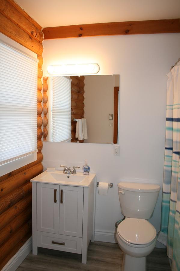 Tamarac Island Motel Stokes Bay Экстерьер фото