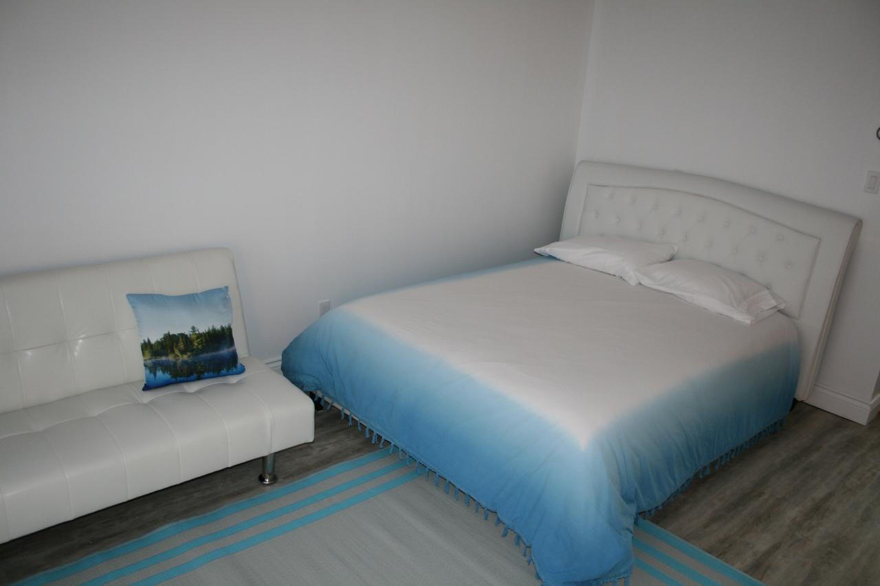 Tamarac Island Motel Stokes Bay Экстерьер фото